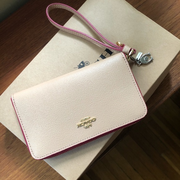 Coach Handbags - Brand new Coach wallet/ wristlet